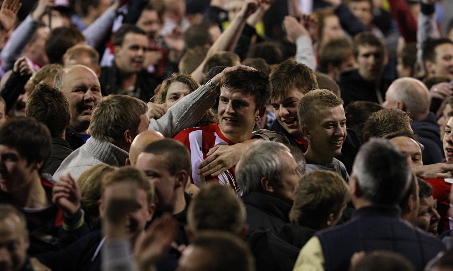 作為多項足 作為多項足